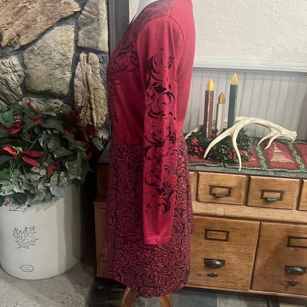 Bundle: Outfit Sahalie Skirt/ est.1962 Sweater